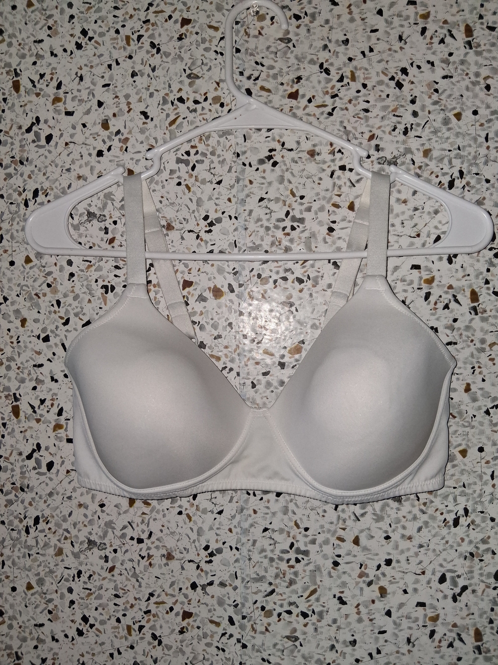 Hanes Tshirt Bra Size 40C White Padded Wireless